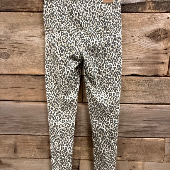 American Eagle cheetah print jeans, 10 L, like new - Picture 6 of 8